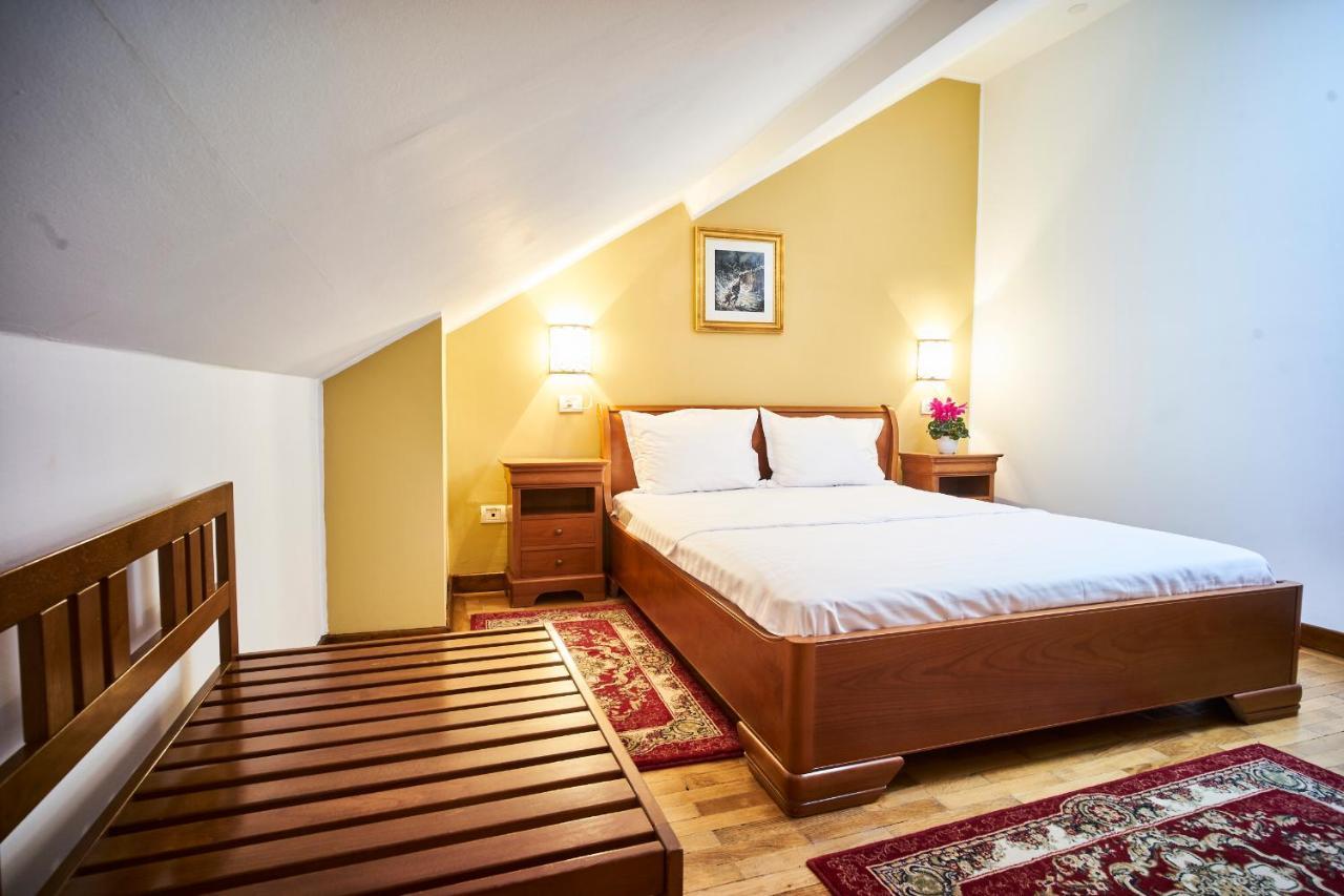 Cozy Attic Room V Bucharest Exterior photo